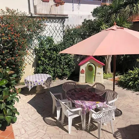 Spaziosa Casa Con Giardino E Dependance Viareggio Exterior photo